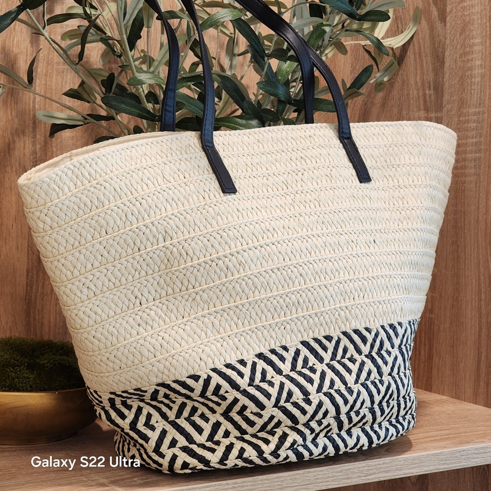 AR New York Woven Women's Large Straw Beach Tote Bag with Black Handles - Picture 7 of 10